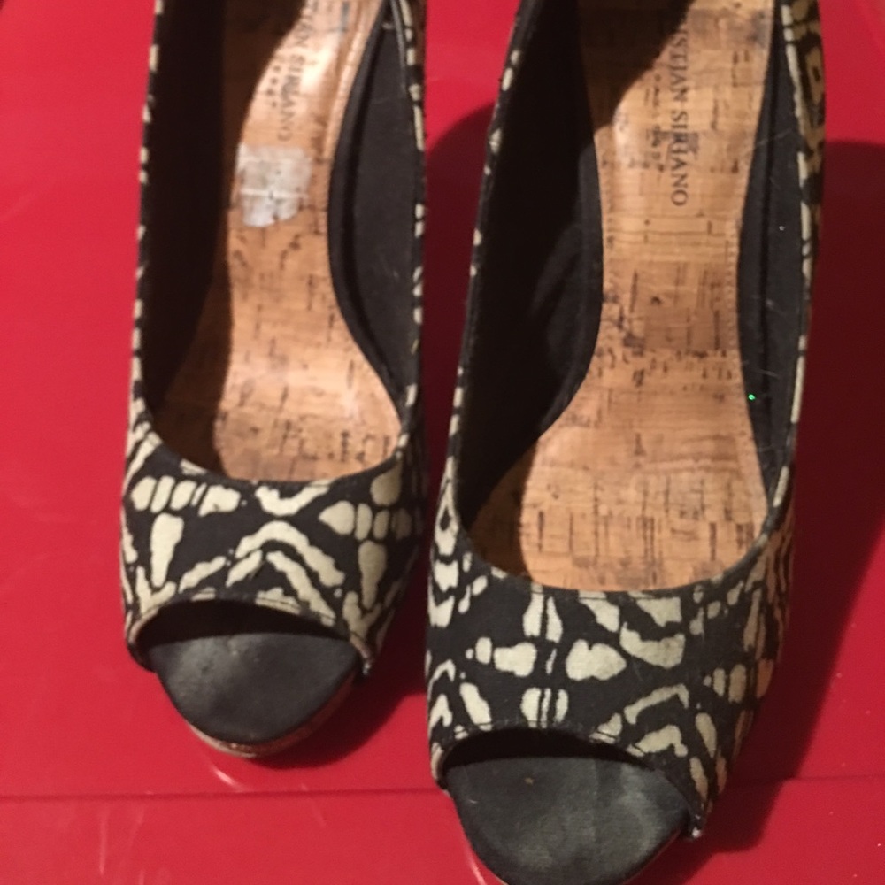 Women heels size 11.
